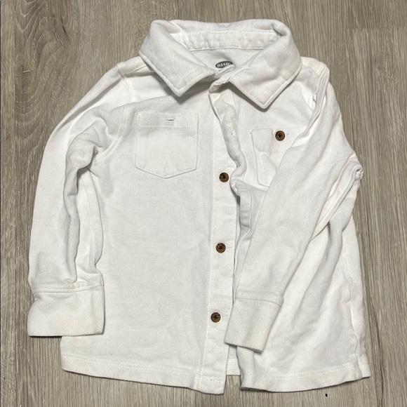 4/$30 Kids White Shirt by Old Navy - Picture 1 of 1
